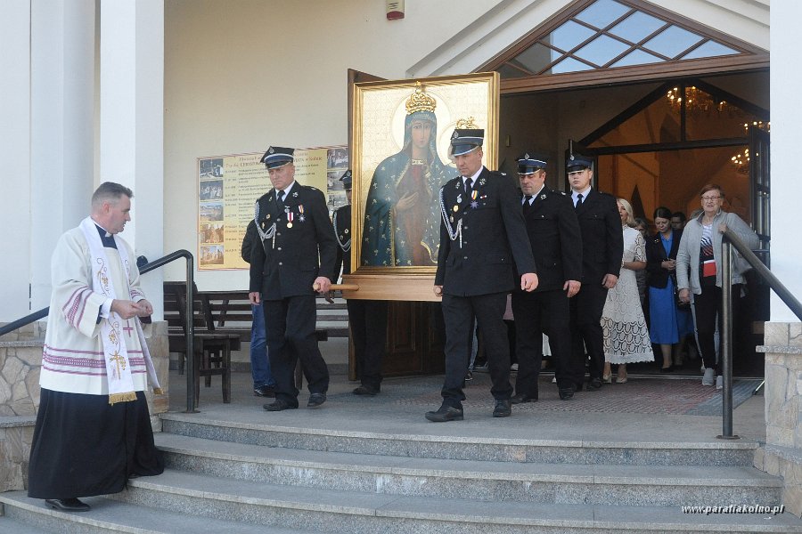63 Uroczyste odprowadzenie.jpg